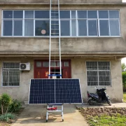 Lift electric din aluminiu, înaltime maxima 25 m, unghi fix - ridicare marfuri si panouri solare fotovoltaice