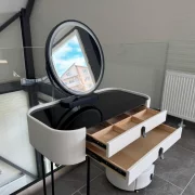 Tocador BELLA – con espejo redondo y encimera de vidrio templado, 80x40x120 cm