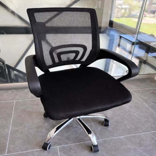 Silla de oficina ergonómica con respaldo de malla, negra