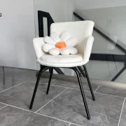 Scaun ROSALIE - elegant cu design floral, tapițat cu material textil și picioare din fier