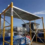 Andamio móvil de acero H4000L1800W900 mm con 4 juegos de diagonales y 2 plataformas.