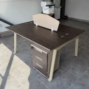 Escritorio operativo Nova 2 con armarios integrados móviles, 2 puestos – dimensiones 1400 × 1200 × 750 mm