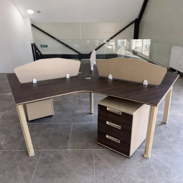 Escritorio operativo Nova 4 con armarios móviles integrados, 3 puestos de trabajo - dimensiones 1000×1000×750 mm