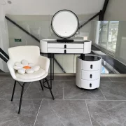 Комплект BELLA &amp; ROSALIE – тоалетка с LED огледало и удобен стол 80x40x120
