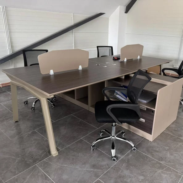 Set Scaun ergonomic cu spatar mesh si Birou Operational cu 4 Posturi - W2800*D2400*H750