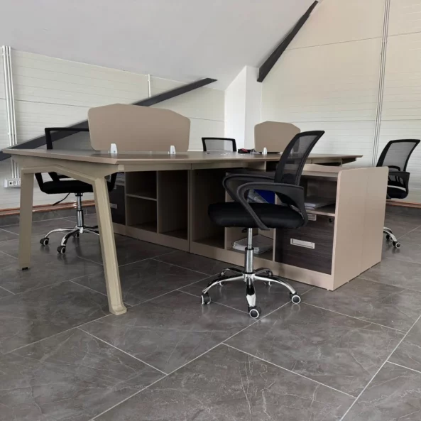 Set Scaun ergonomic cu spatar mesh si Birou Operational cu 4 Posturi - W2800*D2400*H750