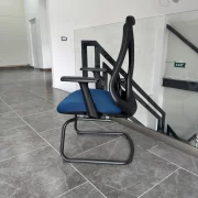 Scaun de birou ergonomic Novaire cu spatar din plasa si brate fixe - dimensiuni W550*D615*H1040 mm