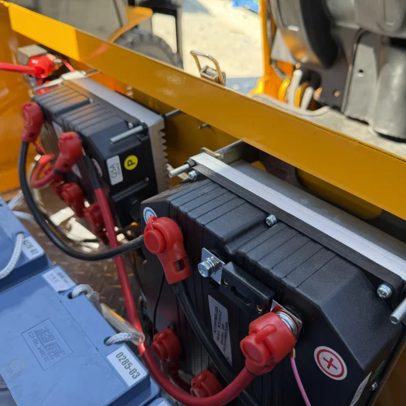 Stivuitor electric , 1500 kg ,inaltime de ridicare 4.5 m ,translatie stanga-dreapta