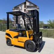 Stivuitor electric , 1500 kg ,inaltime de ridicare 4.5 m ,translatie stanga-dreapta