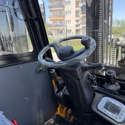 Stivuitor electric NM2, 2 Tone – înălțime de ridicare 4,5 m, cabină cu aer condiționat