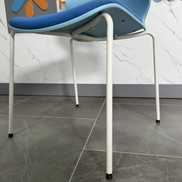 Ergonomikus irodai szék Seren, fix, fém lábakkal, szín: kék, méret: 400*440*835 mm