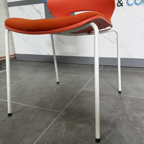 Ergonomikus irodai szék Seren, fix, fém lábakkal, szín: narancssárga, méret: 400*440*835 mm