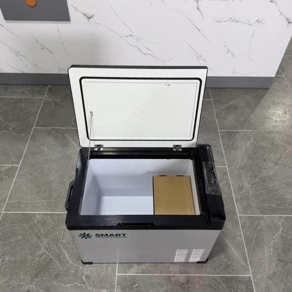 Nevera portátil para coche con compresor Smart Cooler de 40l, 12/24 V, pantalla LCD y bluetooth, impuesto ecológico incluido