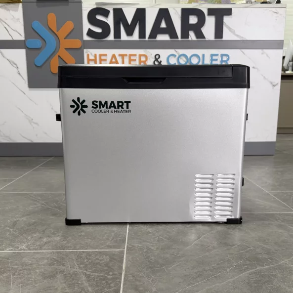 Autó hűtőcsomag okos hűtővel 50l kompresszor, 12/24/220v, LCD kijelzővel és bluetooth-al, 220V-os transzformátorral, zöld adóval + hőszigetelő védőburkolat