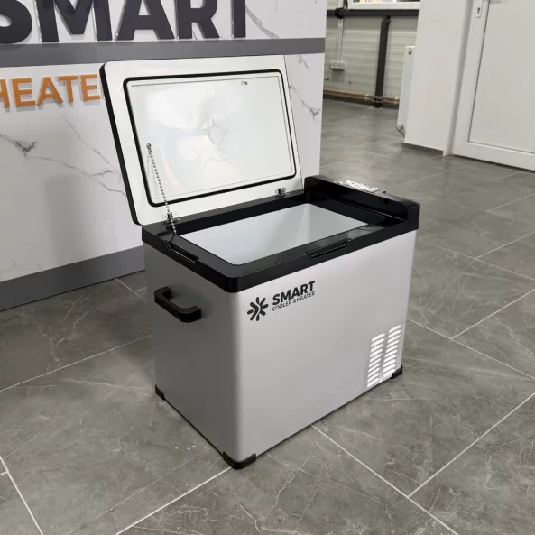 Autó hűtőcsomag okos hűtővel 50l kompresszor, 12/24/220v, LCD kijelzővel és bluetooth-al, 220V-os transzformátorral, zöld adóval + hőszigetelő védőburkolat