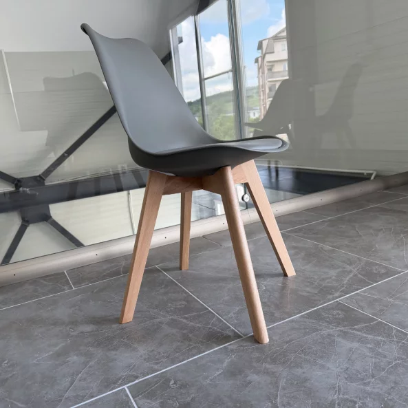 Silla Sydney de cuero ecológico gris, patas de madera – dimensiones 48x50x82 cm