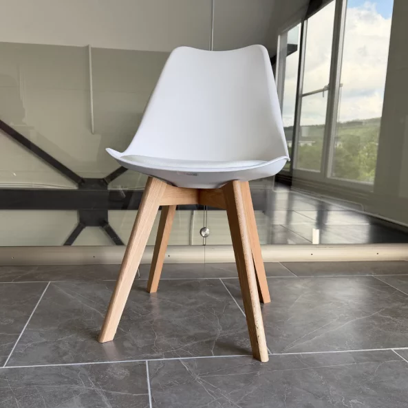 Silla Sydney de cuero ecológico blanco, patas de madera - dimensiones: 48x50x82 cm