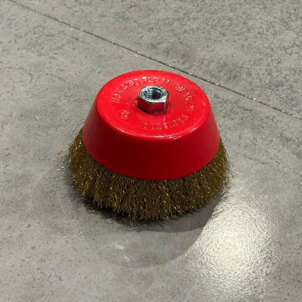 Perie cupa de sarma cu fir crimpat de 150 mm - pentru Curatare si Polizare