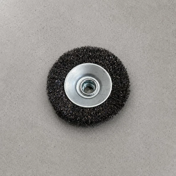 Perie pentru polizor mic, din sârmă răsucită, 100 mm