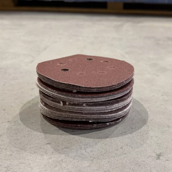 SET 50 BUC - Disc abraziv Velcro 125 mm, 8 găuri, granulație G120, pentru șlefuire lemn și metal