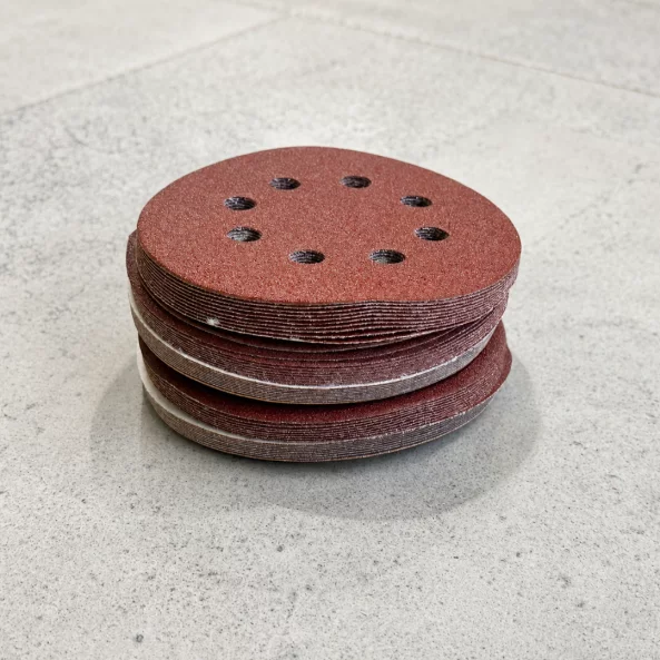 SET 50 BUC - Disc abraziv Velcro 125 mm, 8 găuri, granulație G150, pentru șlefuire lemn și metal