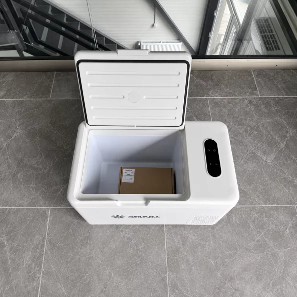 Авто хладилник с компресор Smart Cooler S25, 12-24V, капацитет 23L, LCD дисплей и Bluetooth