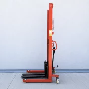 Transpalet manual 1T, inaltime de ridicare 2.0M – Furci reglabile 200-580 mm