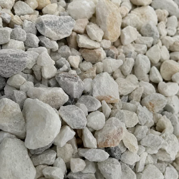 Mosaico/Piedra decorativa blanca 15-30 mm por saco de 50 kg