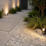 Mosaico/Piedra decorativa blanca 15-30 mm por saco de 50 kg