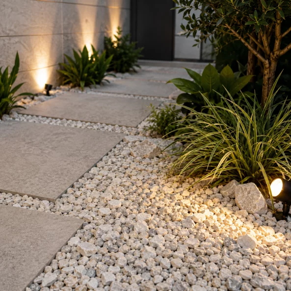 Mosaico/Piedra decorativa blanca 15-30 mm por saco de 50 kg