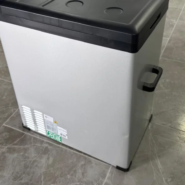 Frigider auto cu compresor 75L, 12/24V, display LCD si bluetooth, taxa verde inclusa - PRODUS RESIGILAT!