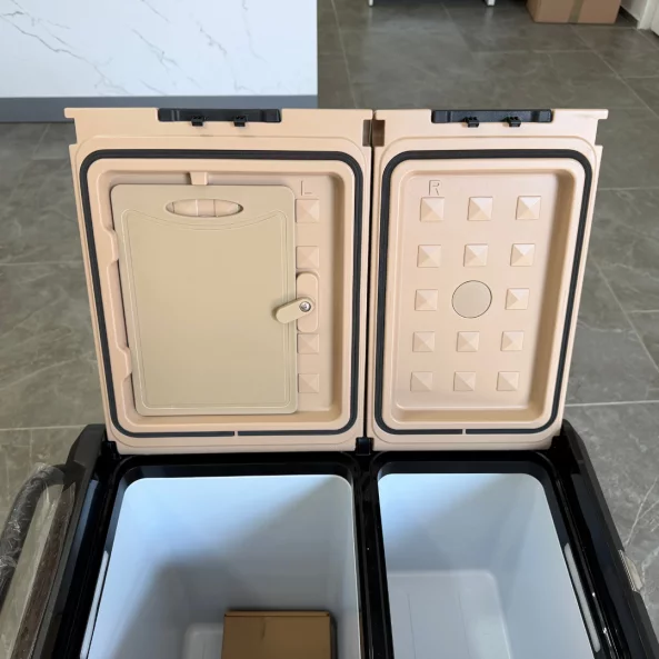 Автохладилник с компресор Smart Cooler, с Bluetooth, колела и двойна зона на охлаждане, капацитет 55L, включена еко такса.