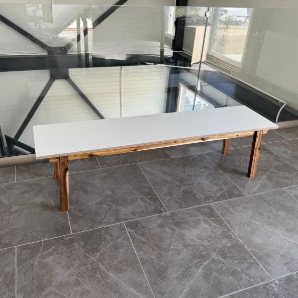 Banco con estructura de madera de acacia, blanco, 160 × 39 × 42 cm
