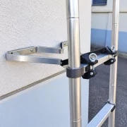 Suport distantier scara cu tampoane antiderapante din cauciuc