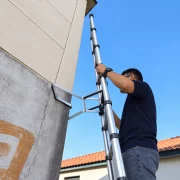 Suport distantier scara cu tampoane antiderapante din cauciuc