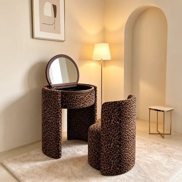 Masuta de machiaj Belle Époque vintage cu blat rotund si taburet tapitat, maro inchis cu model leopard