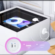 Интелигентно нощно шкафче с безжично зареждане, LED осветление, 1 чекмедже за съхранение, сейф, USB и Type-C портове и Bluetooth високоговорител 10W – бяло, модерен дизайн от стъкло и дърво