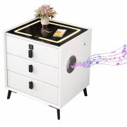 Интелигентно нощно шкафче с безжично зареждане, LED осветление, 3 чекмеджета, USB и Type-C порт, Bluetooth високоговорител и заключване с пръстов отпечатък – бял цвят, модерен дизайн от стъкло и дърво.