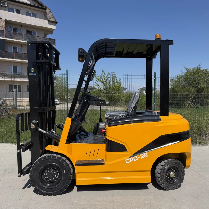 Stivuitor electric sau diesel? Ghid complet pentru alegerea modelului potrivit